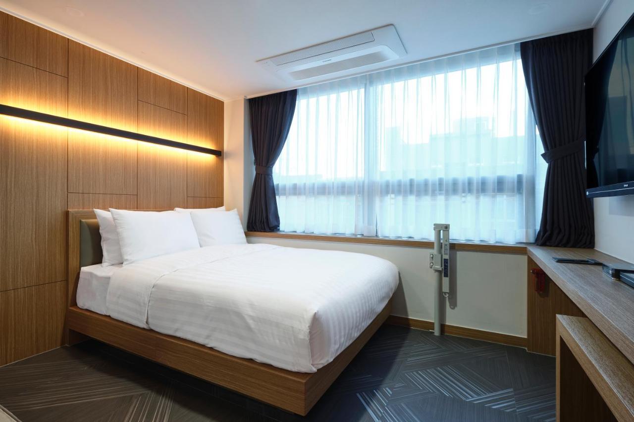 S Stay Hotel Suwon Esterno foto