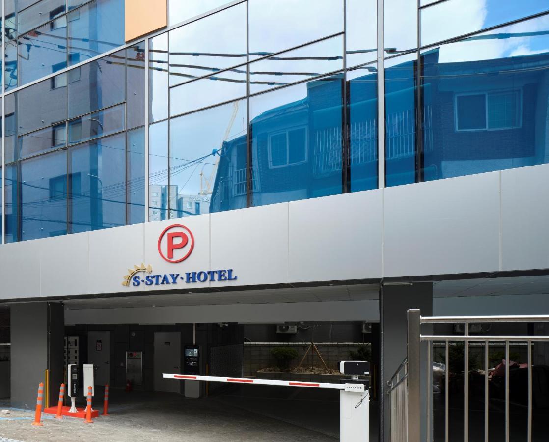 S Stay Hotel Suwon Esterno foto