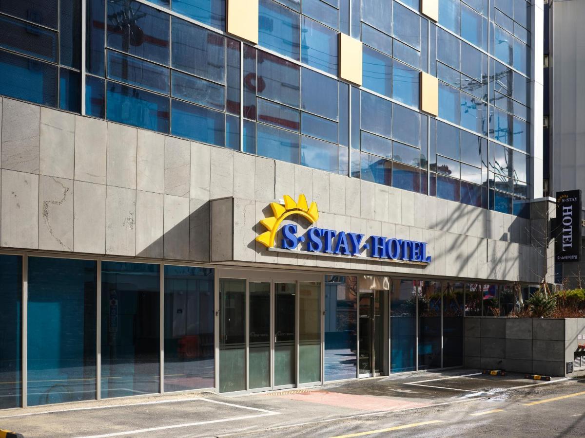 S Stay Hotel Suwon Esterno foto