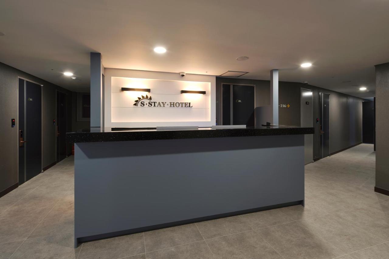 S Stay Hotel Suwon Esterno foto